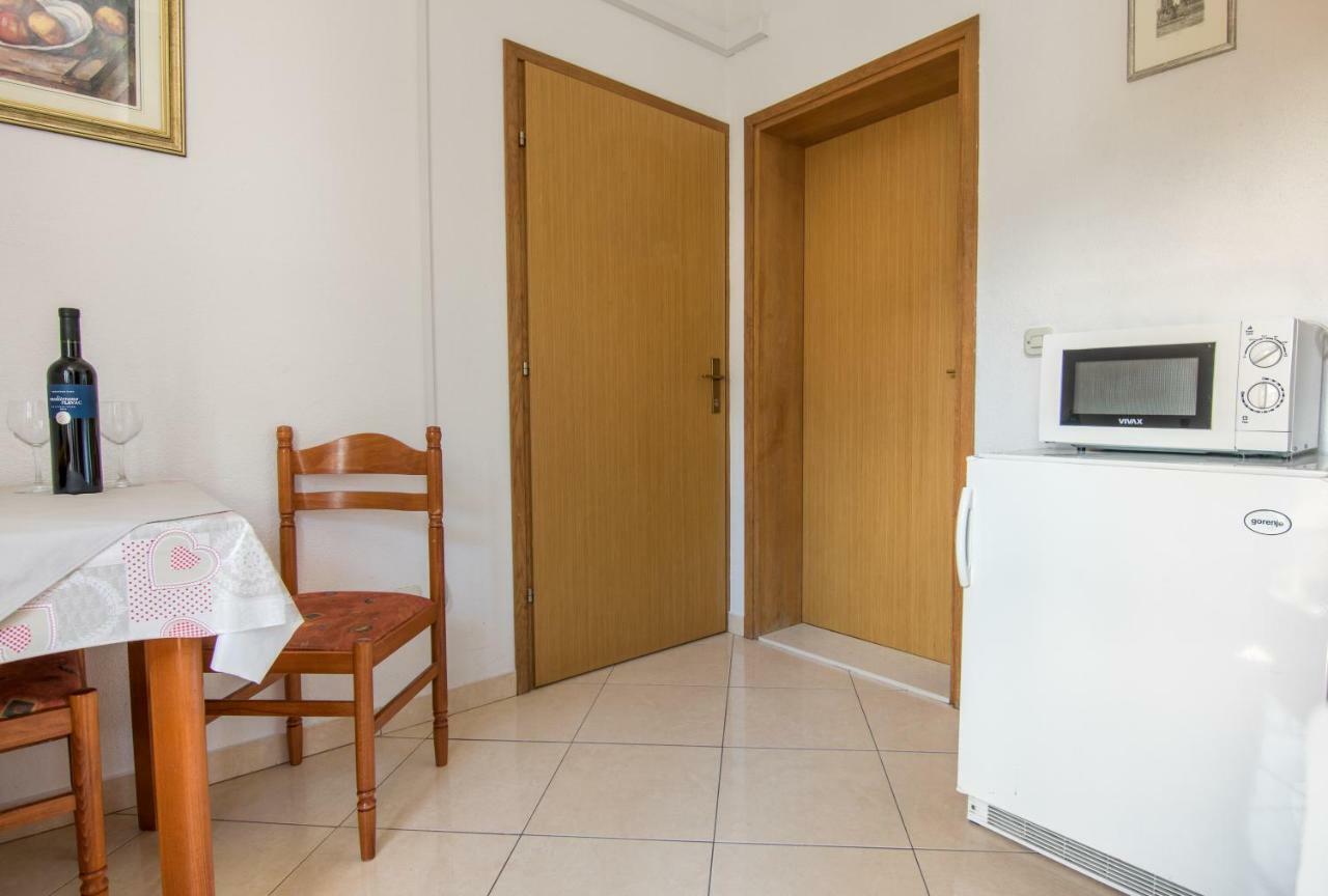 Apartments Baskovic Проманья Экстерьер фото