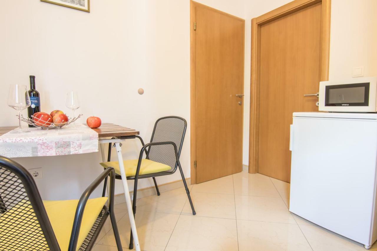 Apartments Baskovic Проманья Экстерьер фото